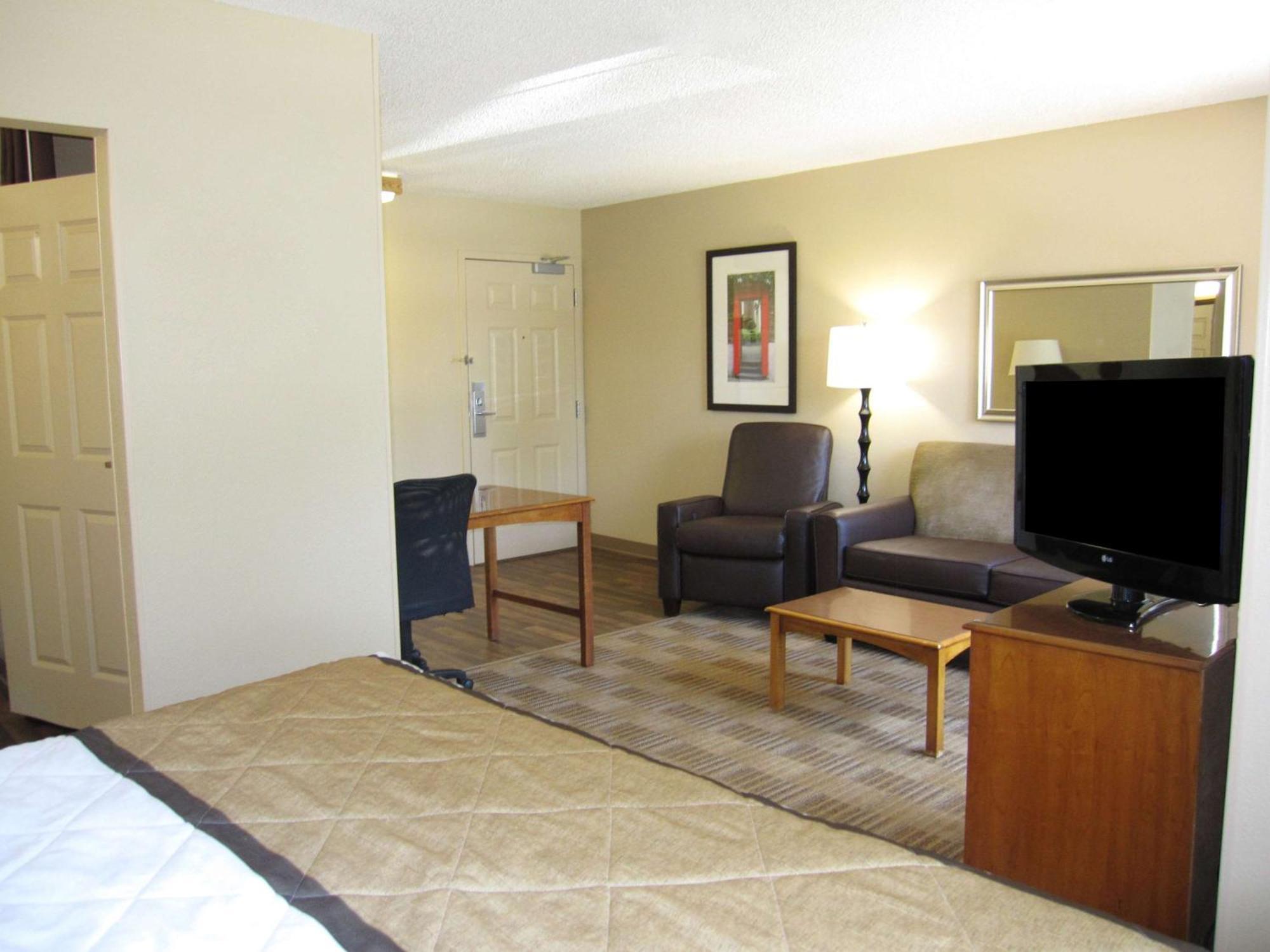 Extended America - - Bragg Hotel