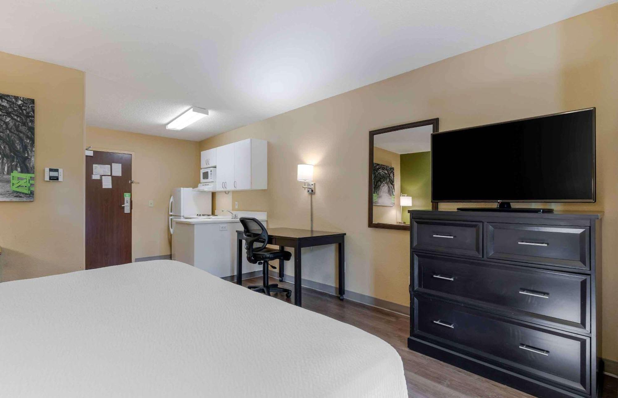 Extended America - - Bragg Hotel